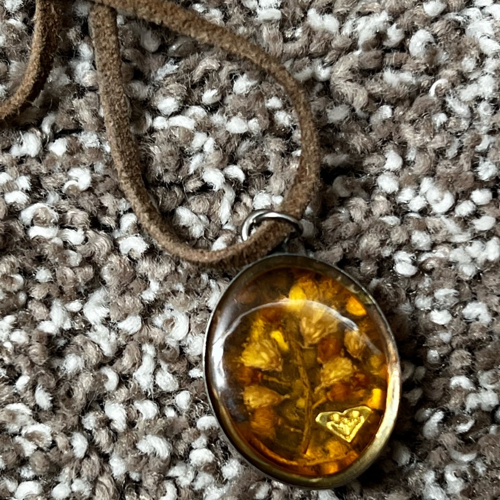 Vintage Roxy Necklace - Picture 2 of 8